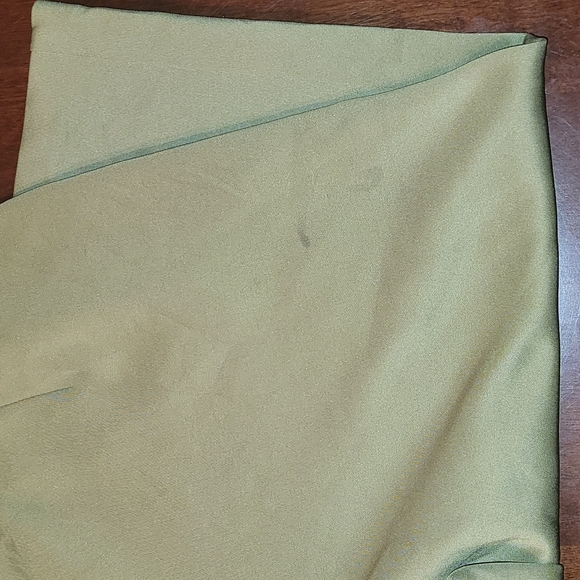 Wide Leg Sage Below Knee Capri Pants - Picture 3 of 5